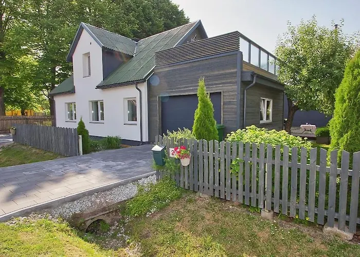 With Private Garden And Large Balcony Διαμέρισμα *