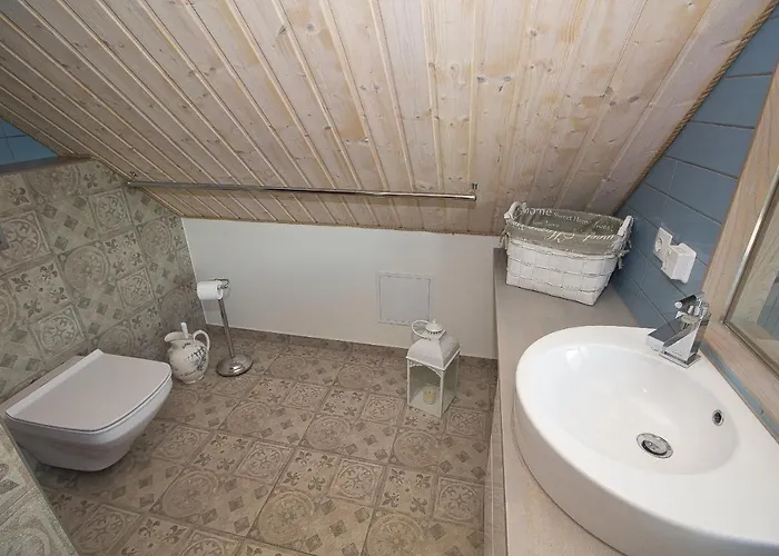 With Private Garden And Large Balcony * Παρνού